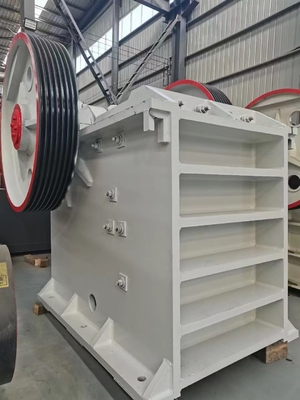 110Kw نوع فکی سنگ شکن سنگ شکن با ظرفیت بالا PE750*1060 380V دستگاه سنگ شکن مخروطی سنگ