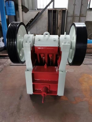 دستگاه سنگ شکن فکی 15 کیلووات 5-20 TPH سنگ شکن سنگ شکن در مقیاس کوچک PE250*400