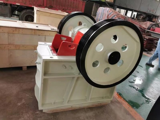 دستگاه سنگ شکن فکی 15 کیلووات 5-20 TPH سنگ شکن سنگ شکن در مقیاس کوچک PE250*400
