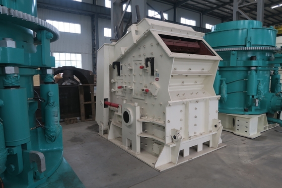 دستگاه سنگ شکن ضربه ای افقی 200Kw PF1315 سنگ شکن ثانویه دولومیت