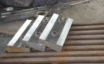 قطعات یدکی سنگ شکن سنگ Cr26 CI231 قطعات سایش سنگ شکن ضربه ای کروم بالا PF1315، قطعات سنگ شکن Trio